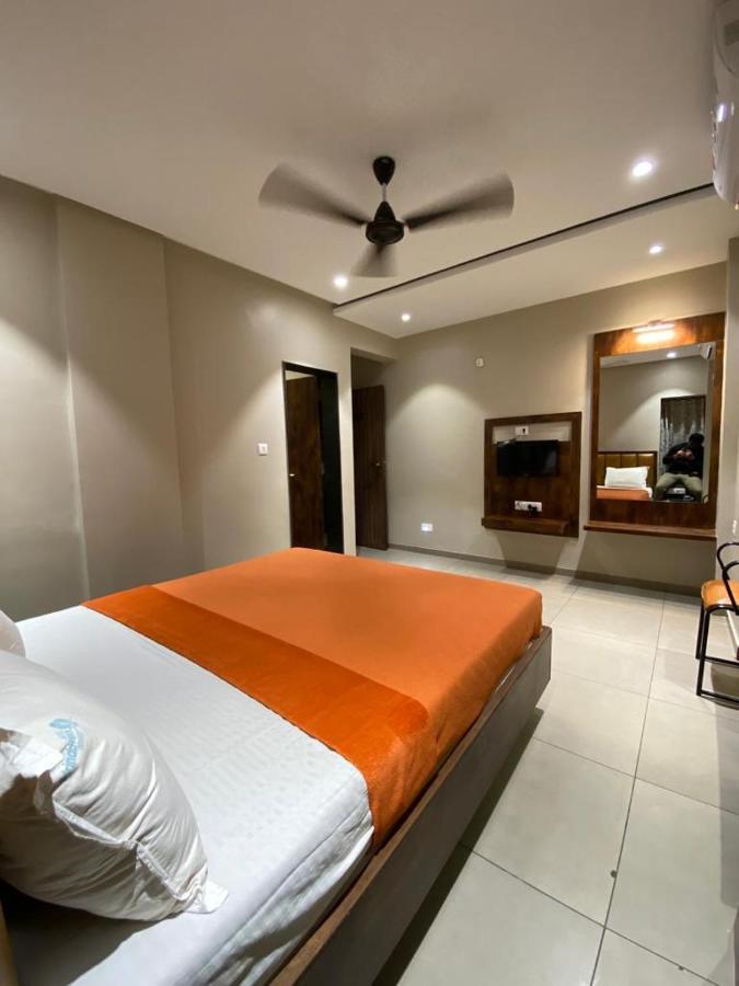 Hotel Vrindavan Deluxe Kolhapur Exterior photo