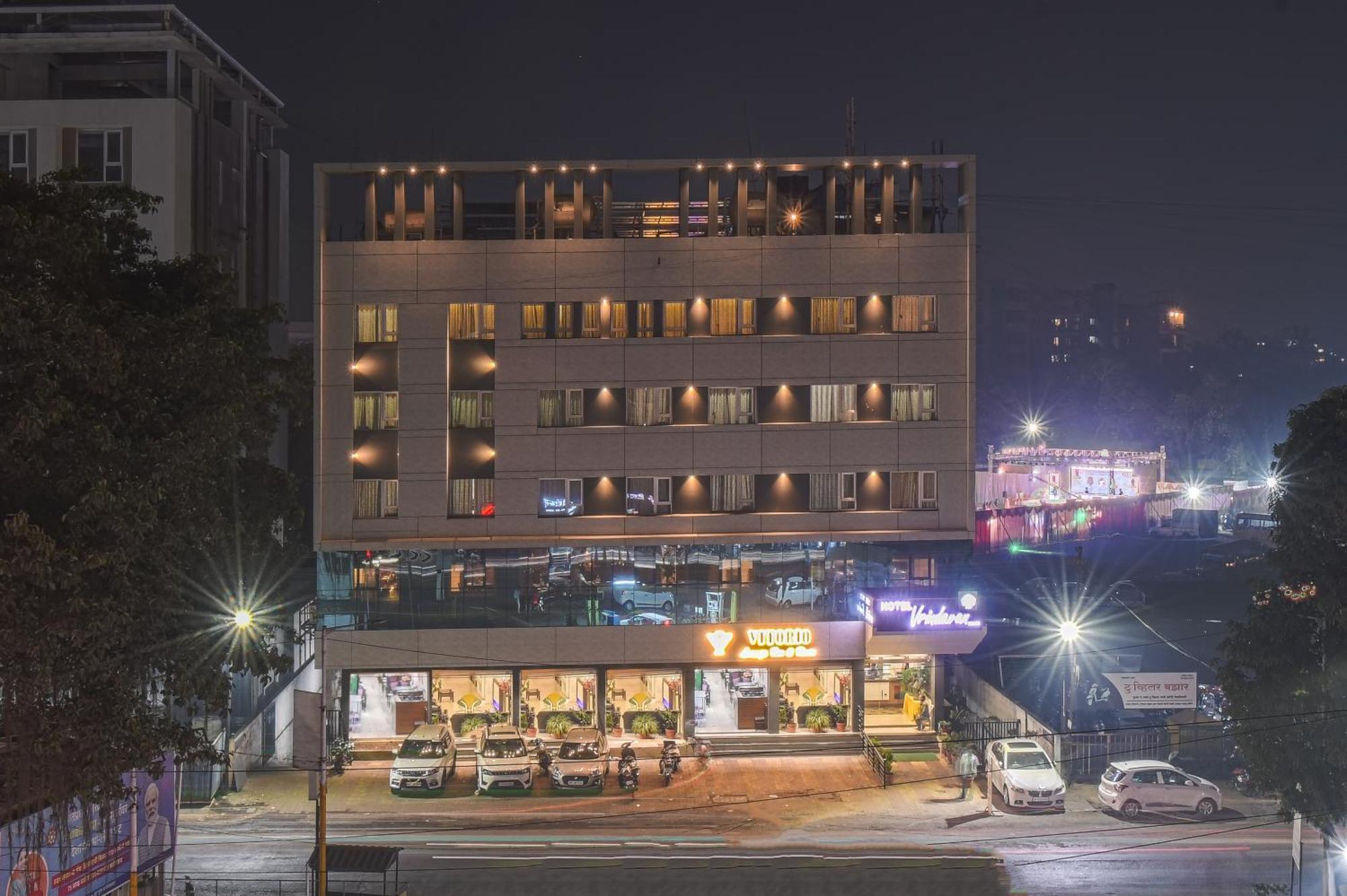 Hotel Vrindavan Deluxe Kolhapur Exterior photo