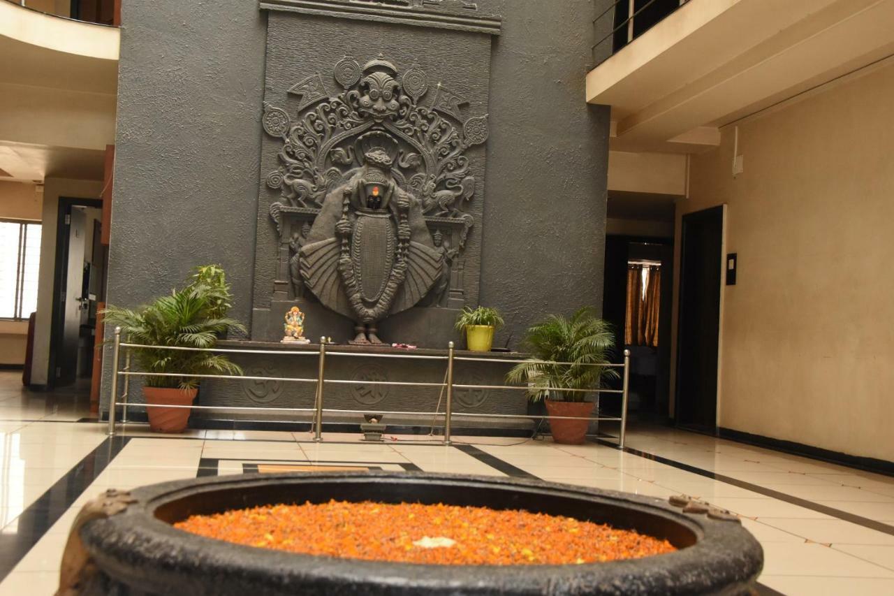Hotel Vrindavan Deluxe Kolhapur Exterior photo