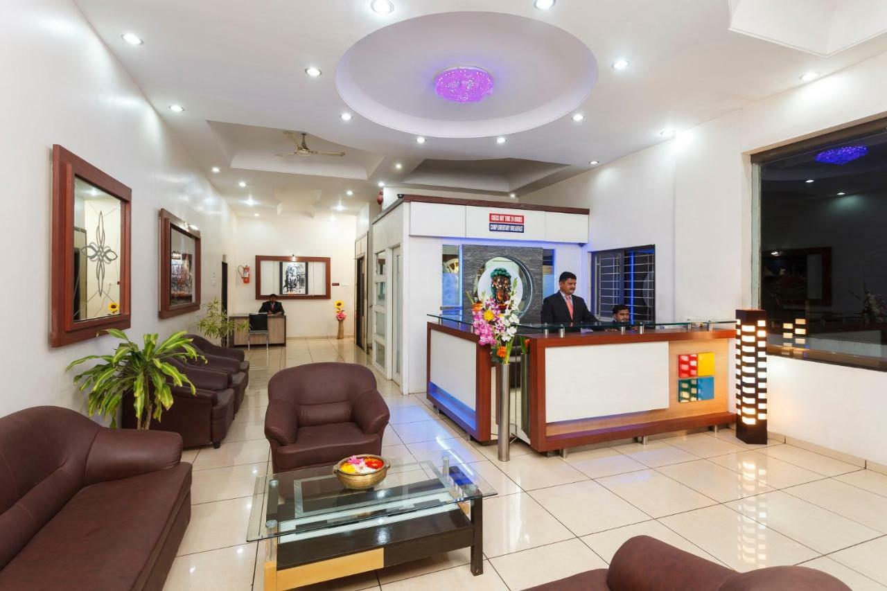 Hotel Vrindavan Deluxe Kolhapur Exterior photo